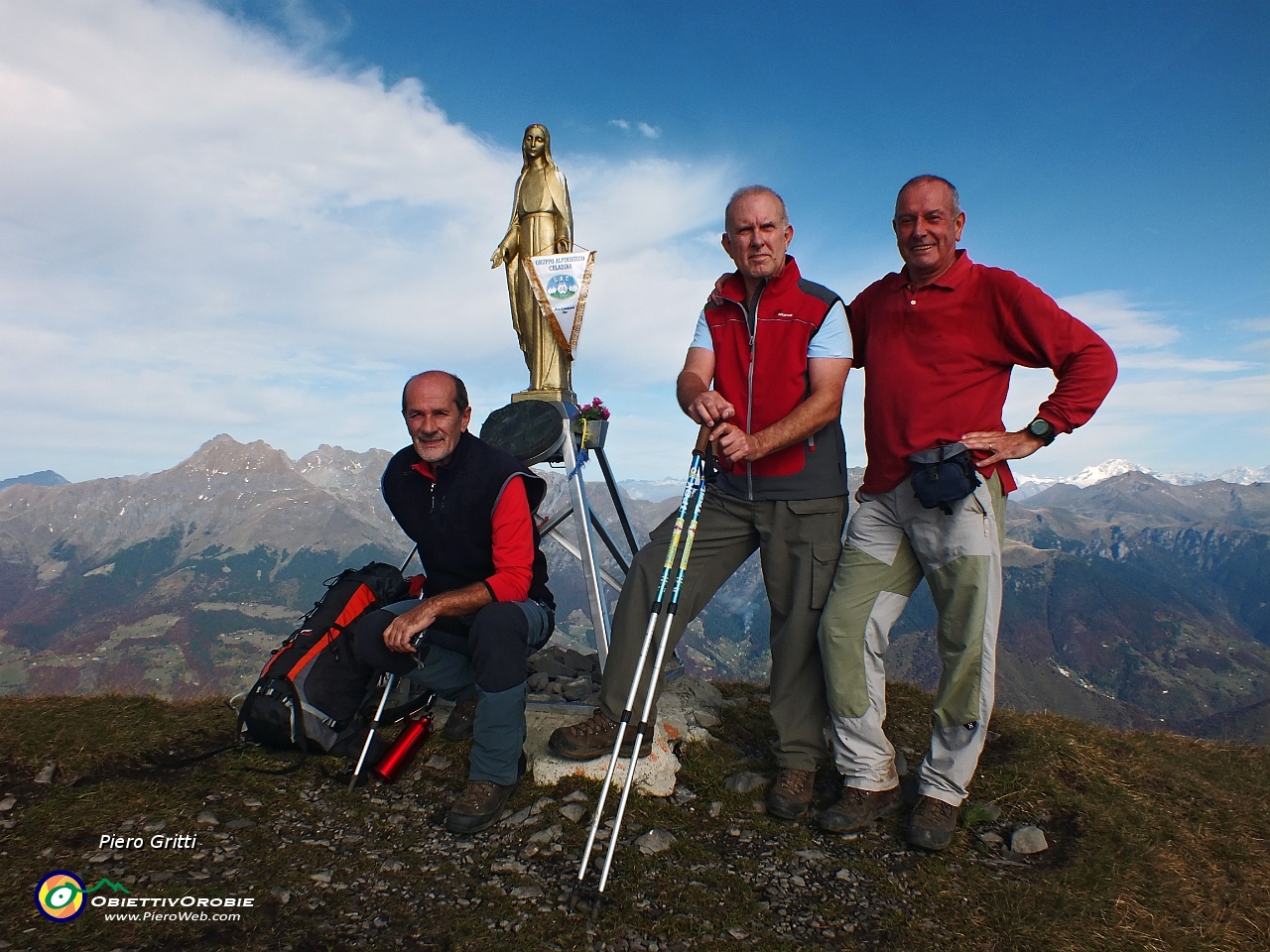 36 Alla Madonnina del Baciamorti (2009 m) con tre amici del GAC.JPG